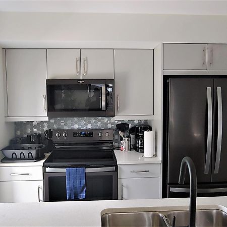 Serene 2 Bedroom Condo With Balcony And Lakeview Winnipeg Kültér fotó
