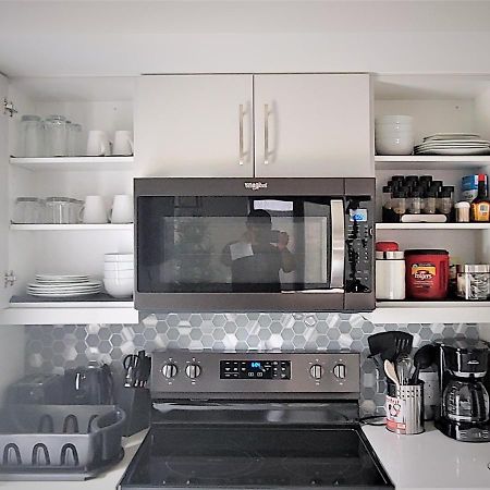 Serene 2 Bedroom Condo With Balcony And Lakeview Winnipeg Kültér fotó