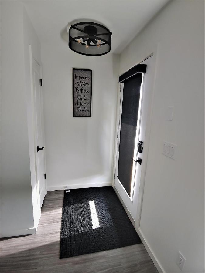 Serene 2 Bedroom Condo With Balcony And Lakeview Winnipeg Kültér fotó