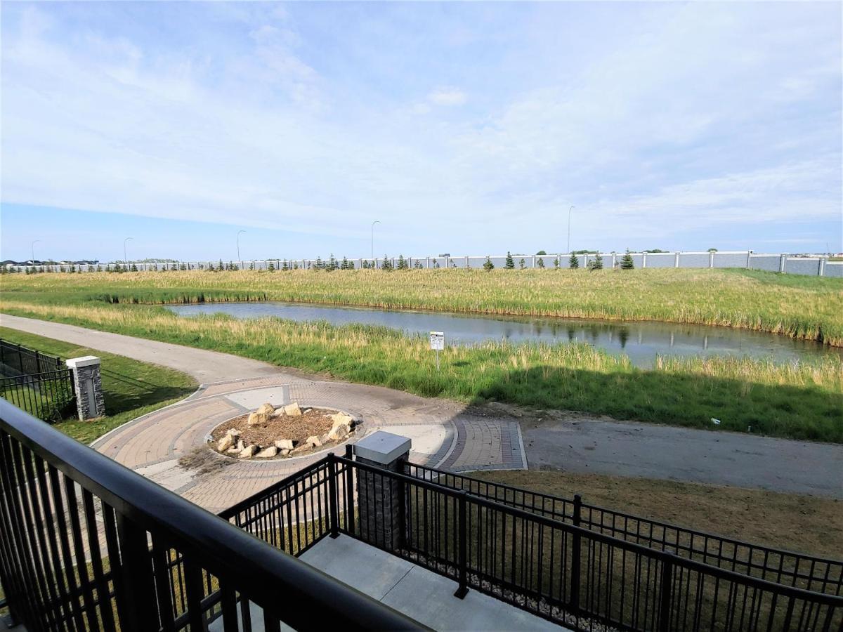 Serene 2 Bedroom Condo With Balcony And Lakeview Winnipeg Kültér fotó