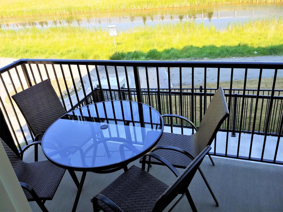 Serene 2 Bedroom Condo With Balcony And Lakeview Winnipeg Kültér fotó