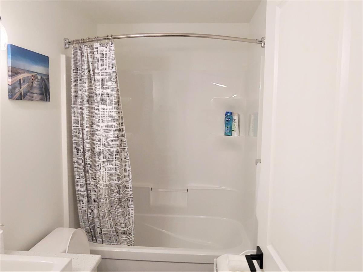 Serene 2 Bedroom Condo With Balcony And Lakeview Winnipeg Kültér fotó