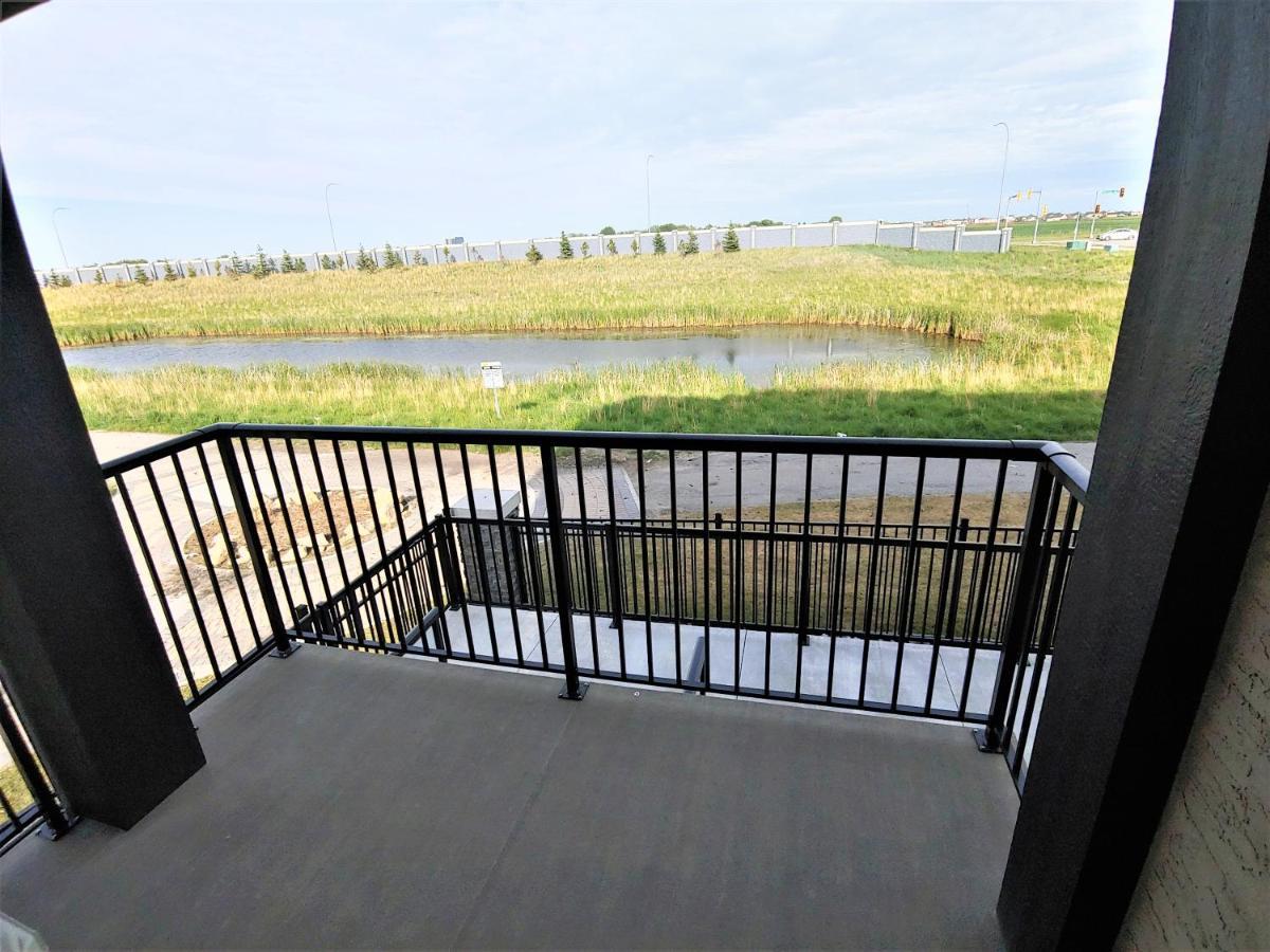 Serene 2 Bedroom Condo With Balcony And Lakeview Winnipeg Kültér fotó