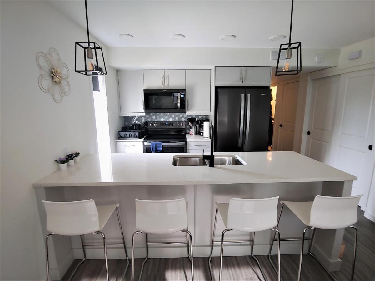 Serene 2 Bedroom Condo With Balcony And Lakeview Winnipeg Kültér fotó